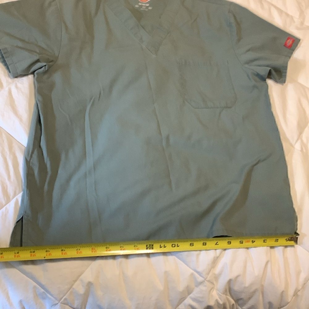 SCRUBS. Top, DICKIES, medium good condition - Picture 6 of 10